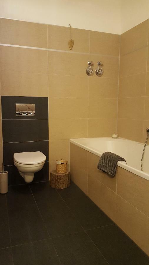 Aryve Jc Studio - Altstadtnahes Boutique Apartment Inklusive Kostenfreiem Parkplatz Erfurt Kültér fotó